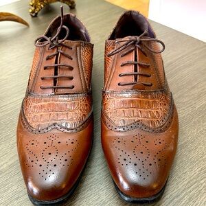 Men’s Brown Wing Tip dress shoe